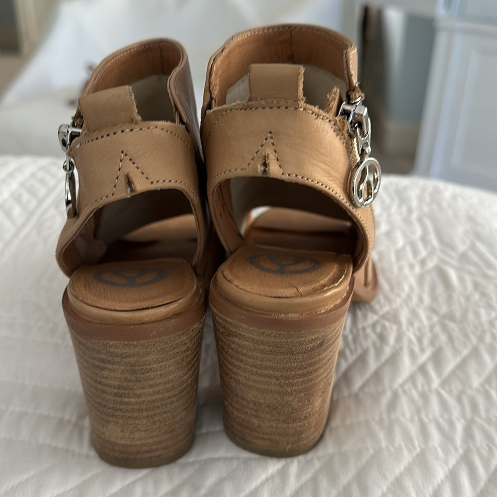 Wishbone open toe booties size 6m - Picture 4 of 4